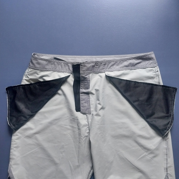 Travis Mathew Board Shorts Size 40 - Picture 6 of 14